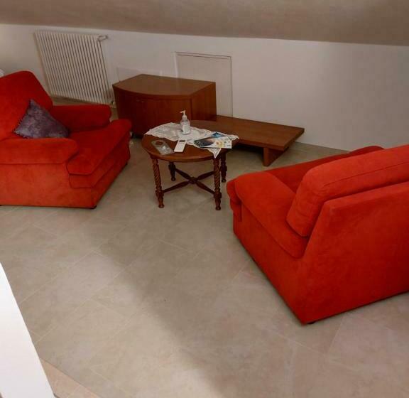 פנסיון Case Rosse   Top Floor   With Air Cond