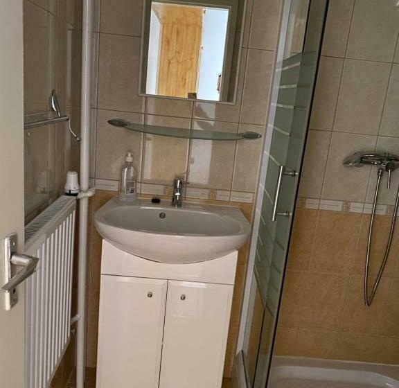 ペンション Napsugár üdülőház