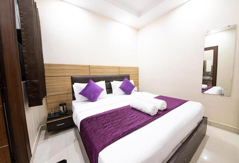 Perfect Stayz Dwarkesh Hotel Near Haridwar Railway Station
