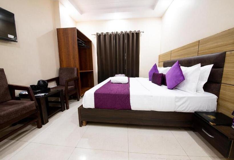 Perfect Stayz Dwarkesh Hotel Near Haridwar Railway Station
