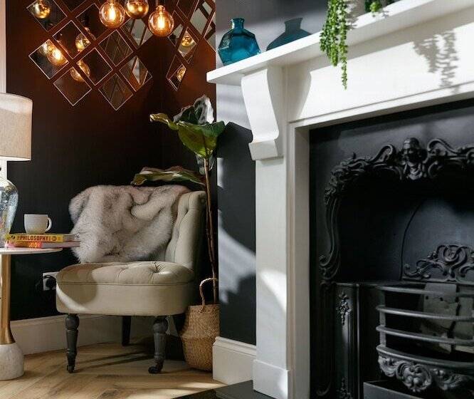 The Luxe Experience   Perfect Christmas Stay   Premium Central Plymouth House   Sleeps 8   Habita Pr