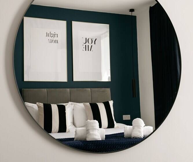 The Luxe Experience   Perfect Christmas Stay   Premium Central Plymouth House   Sleeps 8   Habita Pr