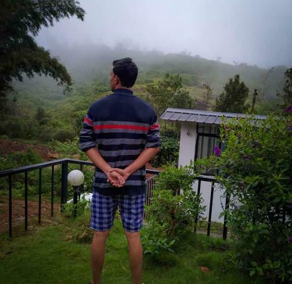 リゾートホテル Mist Woods Vagamon