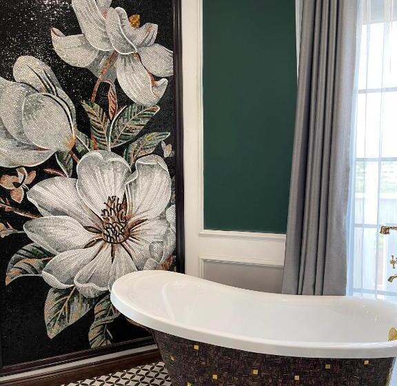 Selecthotel Hạ Long