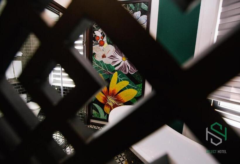 Selecthotel Hạ Long