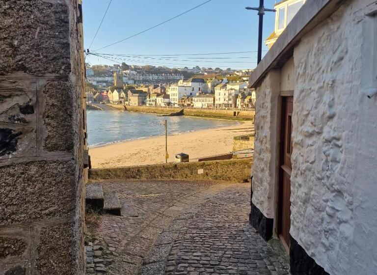 Small Cottage Close To Carbis Bay Beach & St Ives