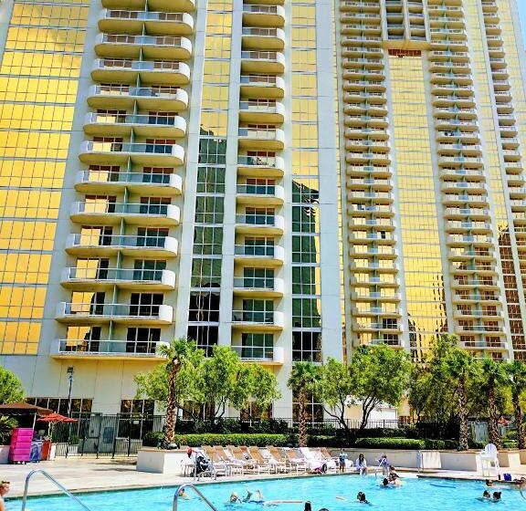 Strip & Sphere View   Separate Living Room   2 Full Bath   Full Kitchen   Balcony   900 Sqft   Mgm S