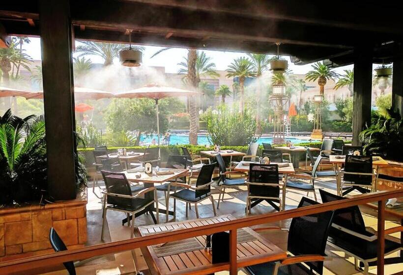 Strip & Sphere View   Separate Living Room   2 Full Bath   Full Kitchen   Balcony   900 Sqft   Mgm S