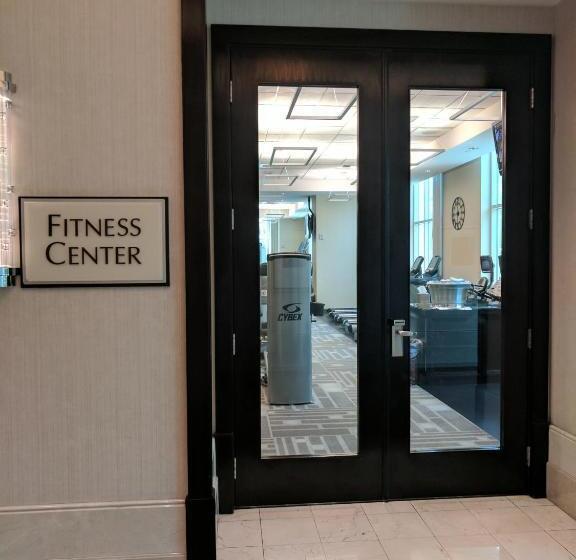 Strip & Sphere View   Separate Living Room   2 Full Bath   Full Kitchen   Balcony   900 Sqft   Mgm S