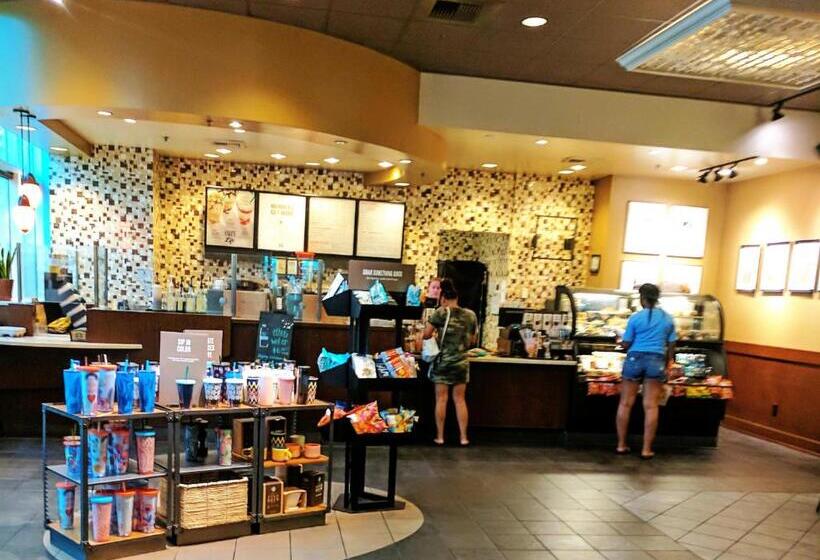 Strip & Sphere View   Separate Living Room   2 Full Bath   Full Kitchen   Balcony   900 Sqft   Mgm S