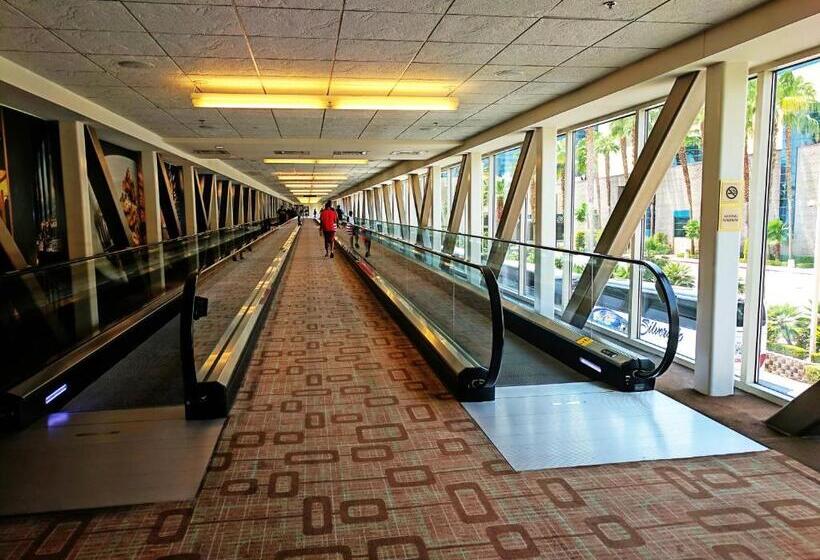 Strip & Sphere View   Separate Living Room   2 Full Bath   Full Kitchen   Balcony   900 Sqft   Mgm S