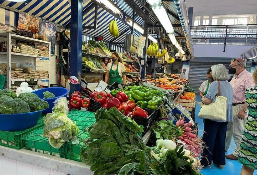 A Charming 6 Person Apartment, Golf, Surfing, Free Tennis Courts And Bicycles