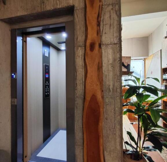 هاستل 棚棚屋室內帳篷民宿inn