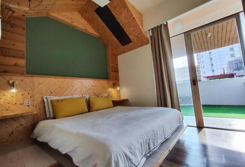 هاستل 棚棚屋室內帳篷民宿inn