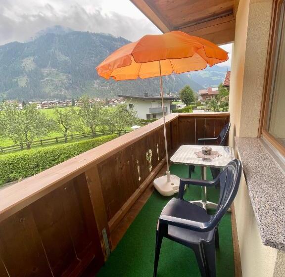 تختخواب و صبحانه Haus Gröblacher