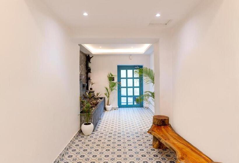 Bed and Breakfast Moustache Udaipur Luxuria