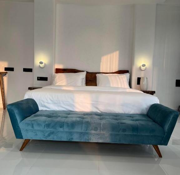 Bed and Breakfast Moustache Udaipur Luxuria