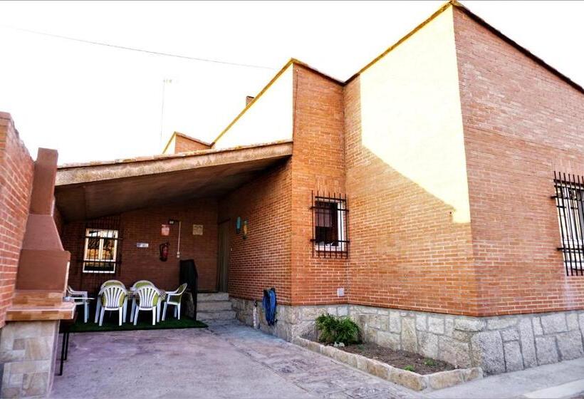 Casa Rural El Huerto Con Jardín