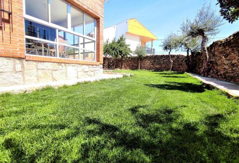 Casa Rural El Huerto Con Jardín