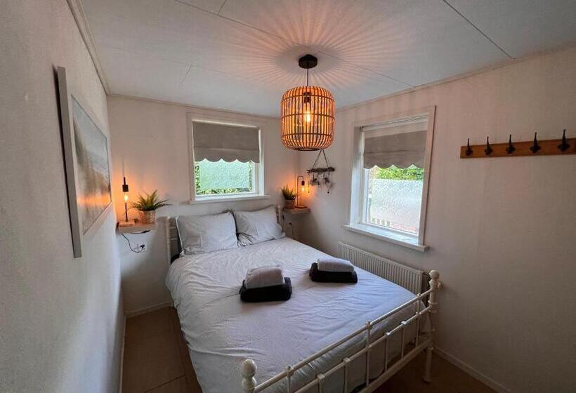 Free Standing Vacation House Garden, Private Jacuzzi, Veluwe Woods