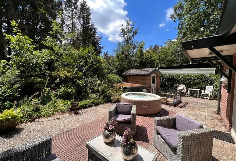Free Standing Vacation House Garden, Private Jacuzzi, Veluwe Woods