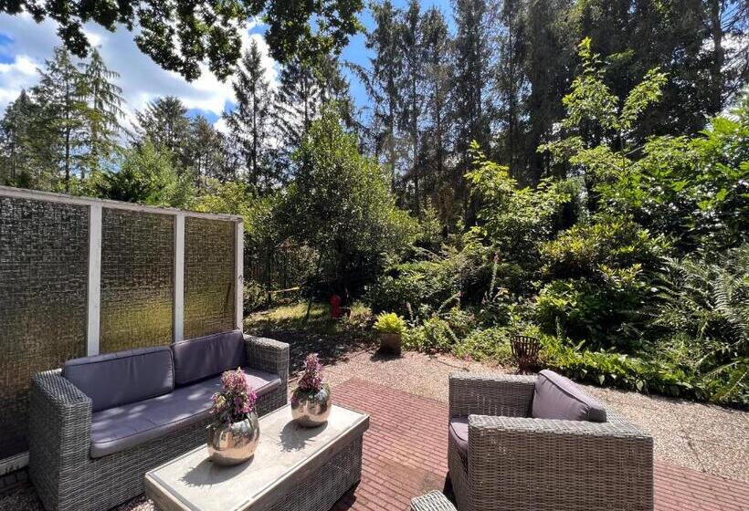 Free Standing Vacation House Garden, Private Jacuzzi, Veluwe Woods