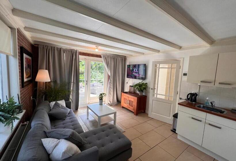 Free Standing Vacation House Garden, Private Jacuzzi, Veluwe Woods