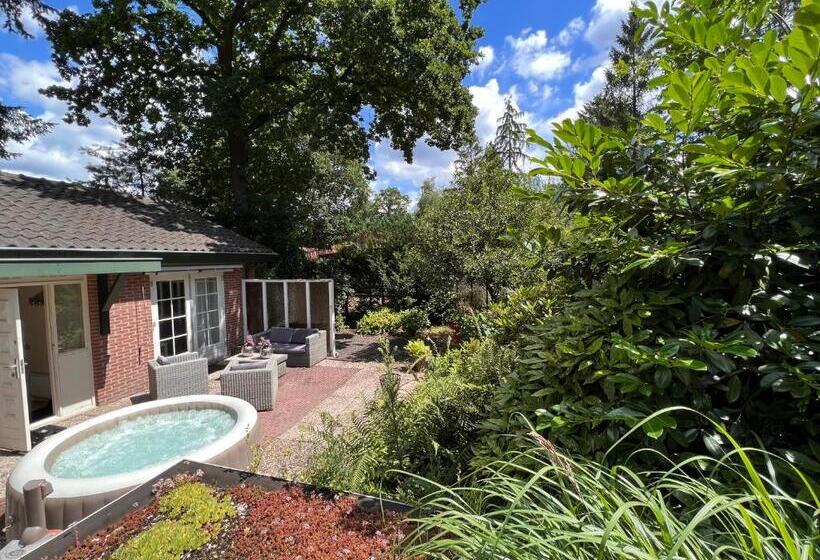 Free Standing Vacation House Garden, Private Jacuzzi, Veluwe Woods