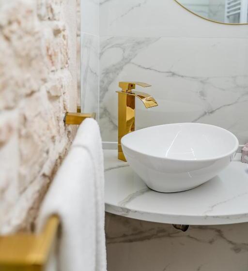 Gold Suite B&b