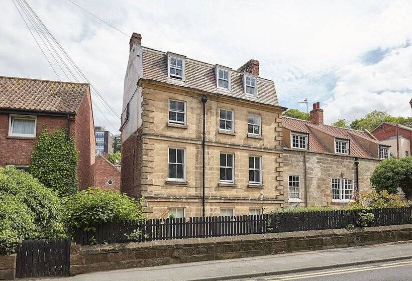 Host Stay Leesholme Loft