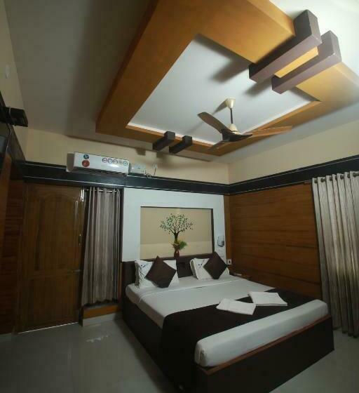 هتل Black Beach Resort