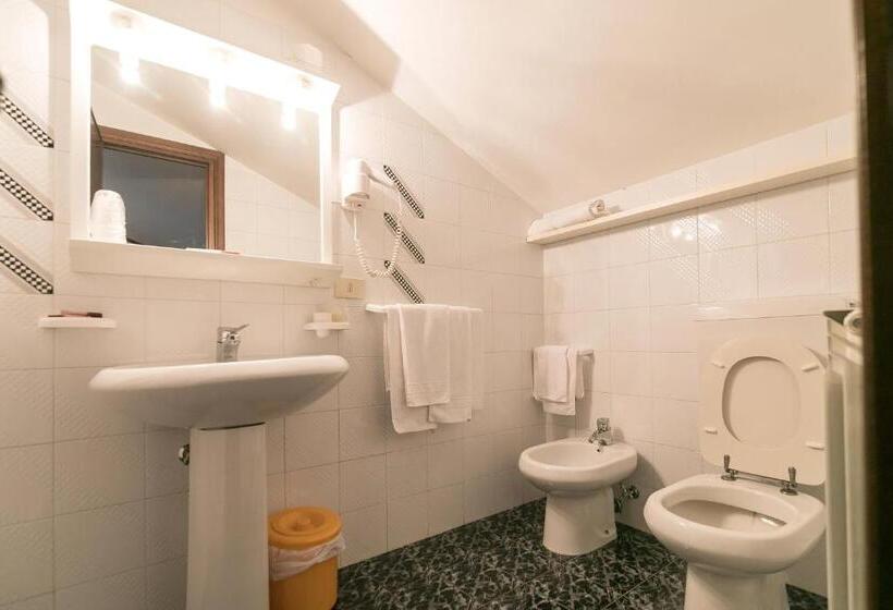 בית מלון כפרי Dafne