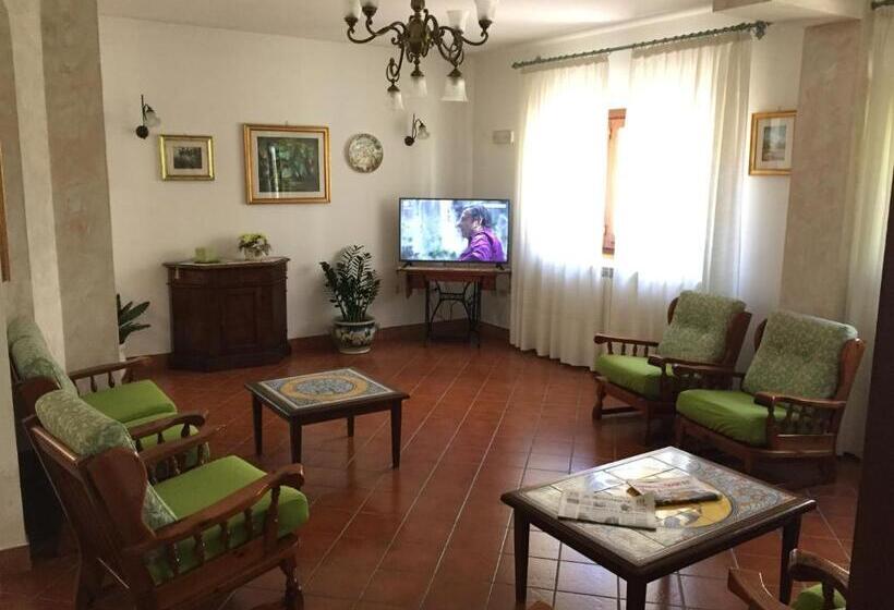 בית מלון כפרי Dafne