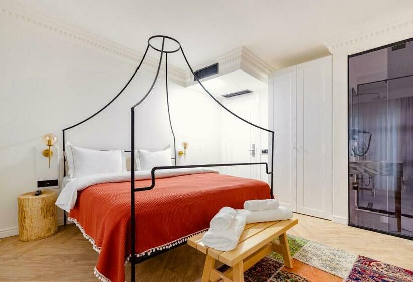 هتل Garden Downtown Prishtina