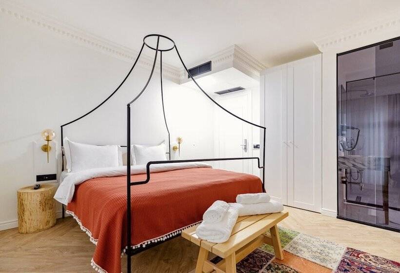 هتل Garden Downtown Prishtina