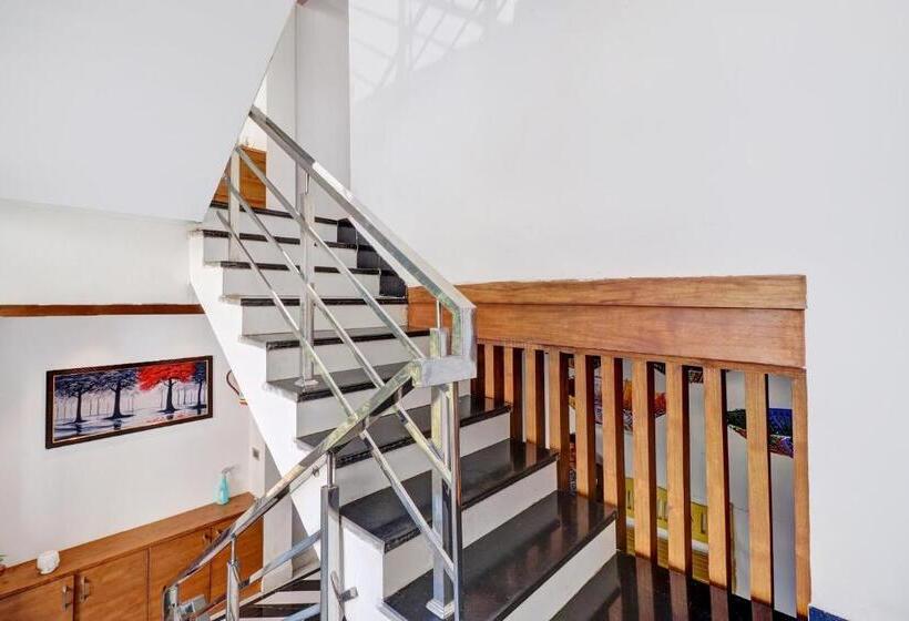 Отель Grand Villas Near Delhi Igi Airport