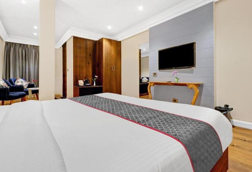 Отель Grand Villas Near Delhi Igi Airport