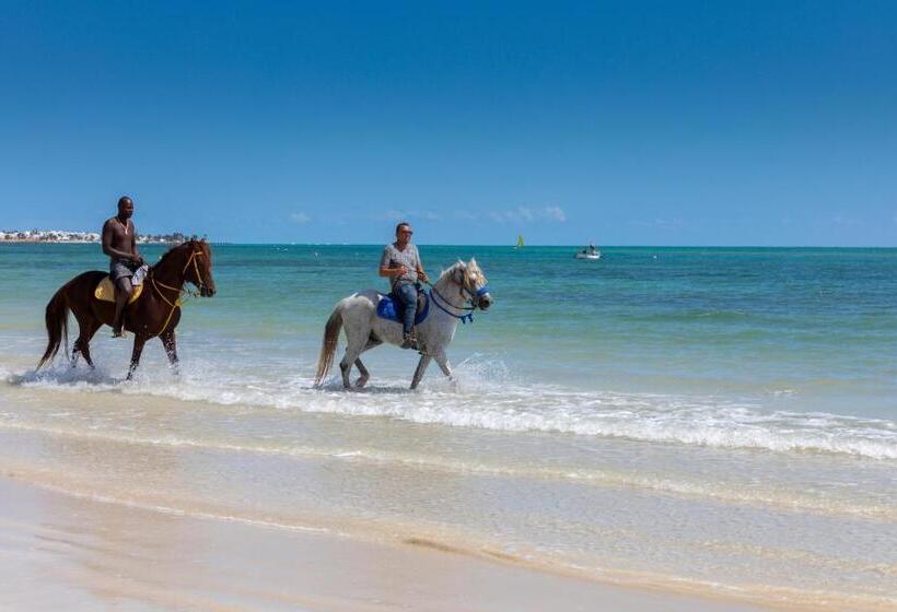 호텔 Hari Club Beach Resort