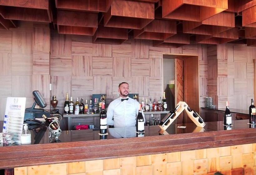 هتل Hôtel Volubilis Meknès