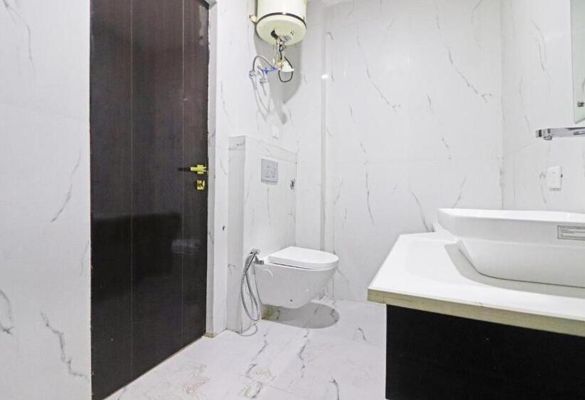 Отель Grand Villas Near Delhi Igi Airport