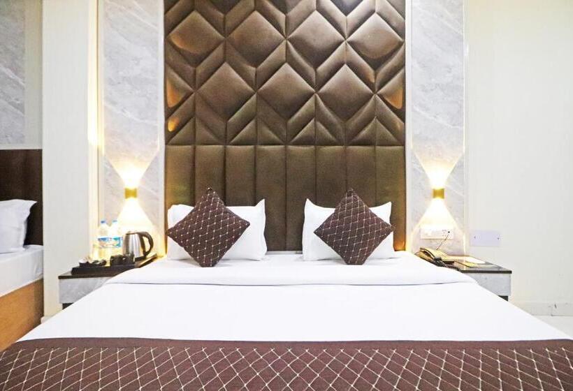 Отель Grand Villas Near Delhi Igi Airport