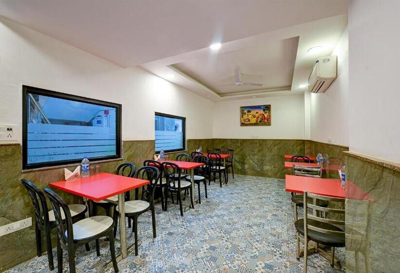 Отель Grand Villas Near Delhi Igi Airport