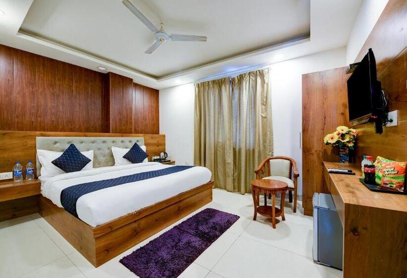 Отель Grand Villas Near Delhi Igi Airport