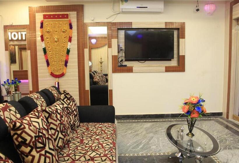 בית מלון כפרי Sri Sarvesha Residency Temple View