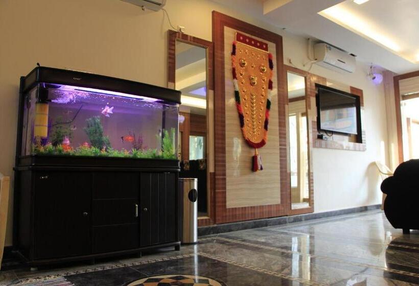 בית מלון כפרי Sri Sarvesha Residency Temple View