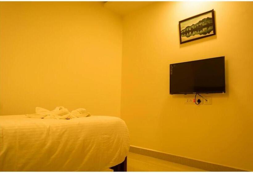 בית מלון כפרי Sri Sarvesha Residency Temple View