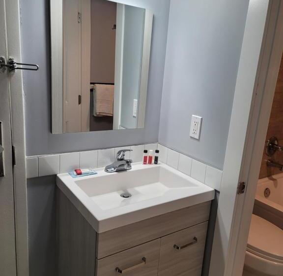 בית מלון כפרי Super 8 North Red Deer