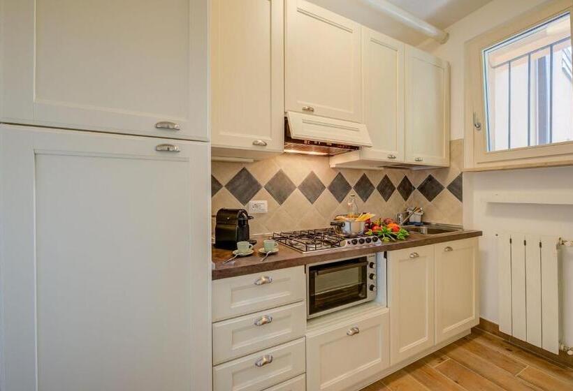 La Casa Accanto With Shared Pool   Happy Rentals