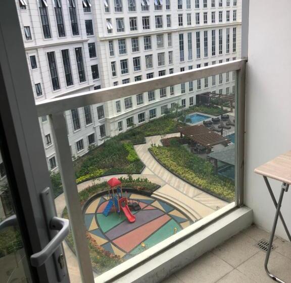 Modern And Cozy Studio Near Airport Terminal 3