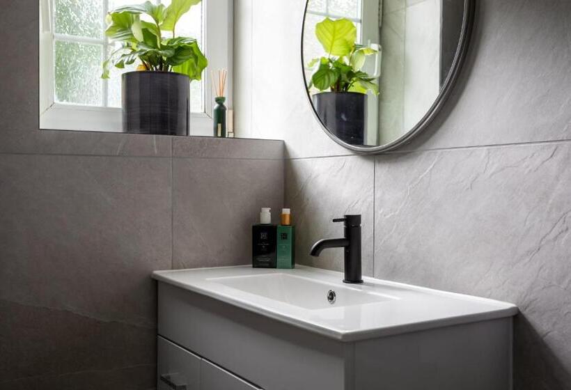 Mulberry, A Luxury Two Bed Cottage In Painswick